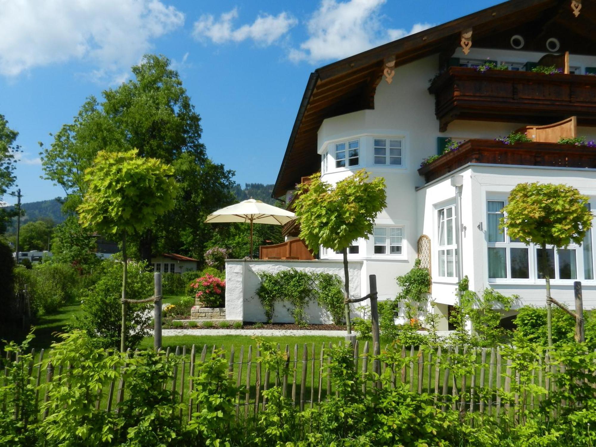 Landhaus Marinella Hotel Garni Bad Wiessee Exterior photo