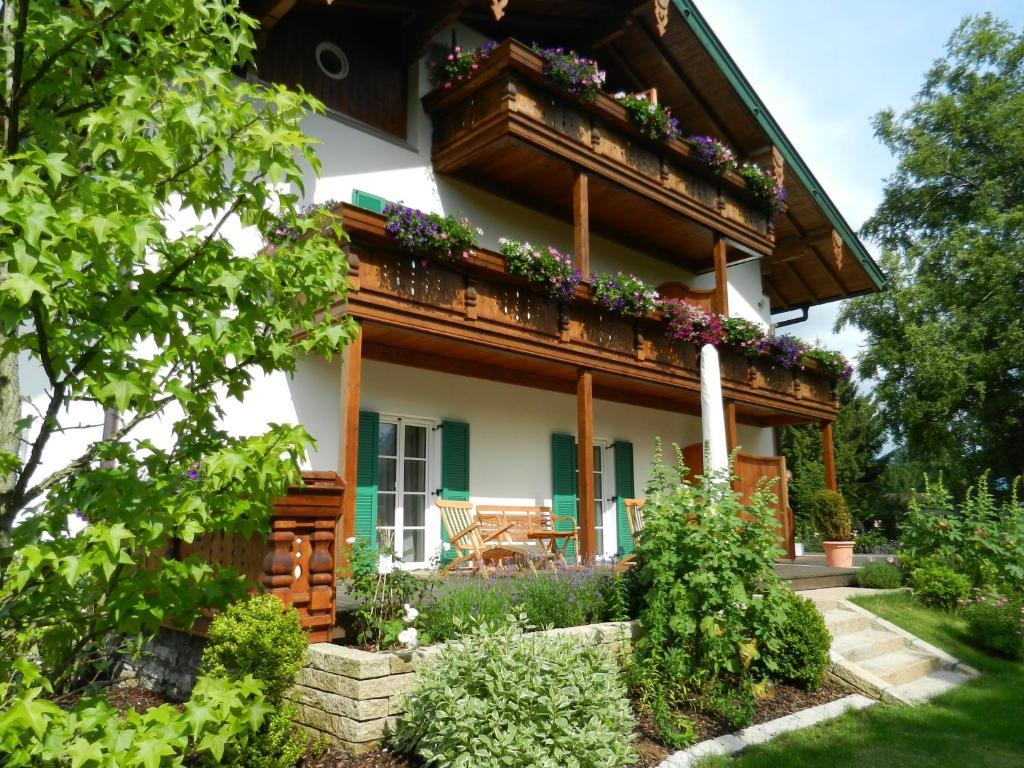 Landhaus Marinella Hotel Garni Bad Wiessee Exterior photo